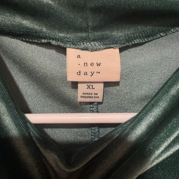 A New Day Deep Green Velvet Blouse - Picture 3 of 5